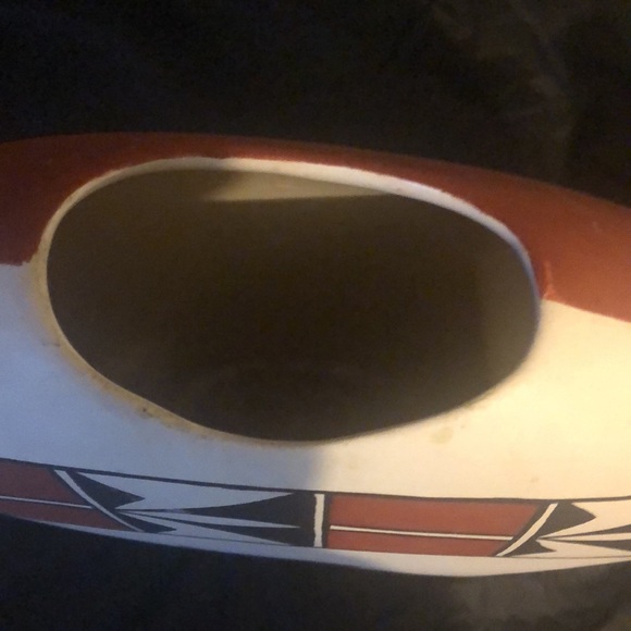 Native American southwest pottery vase; marked Acoma VL.  Unique & rare oval - Picture 9 of 10